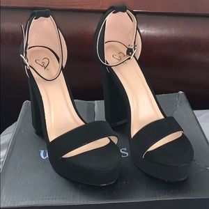 Black Windsor Heels